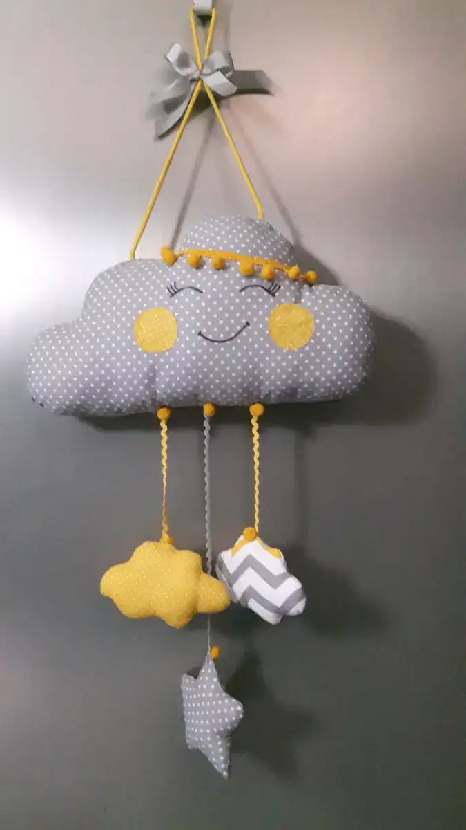 Mobiles artesanais em crochet para bebé